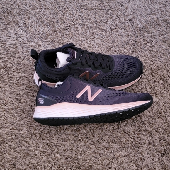 New Balance - Picture 7 of 9